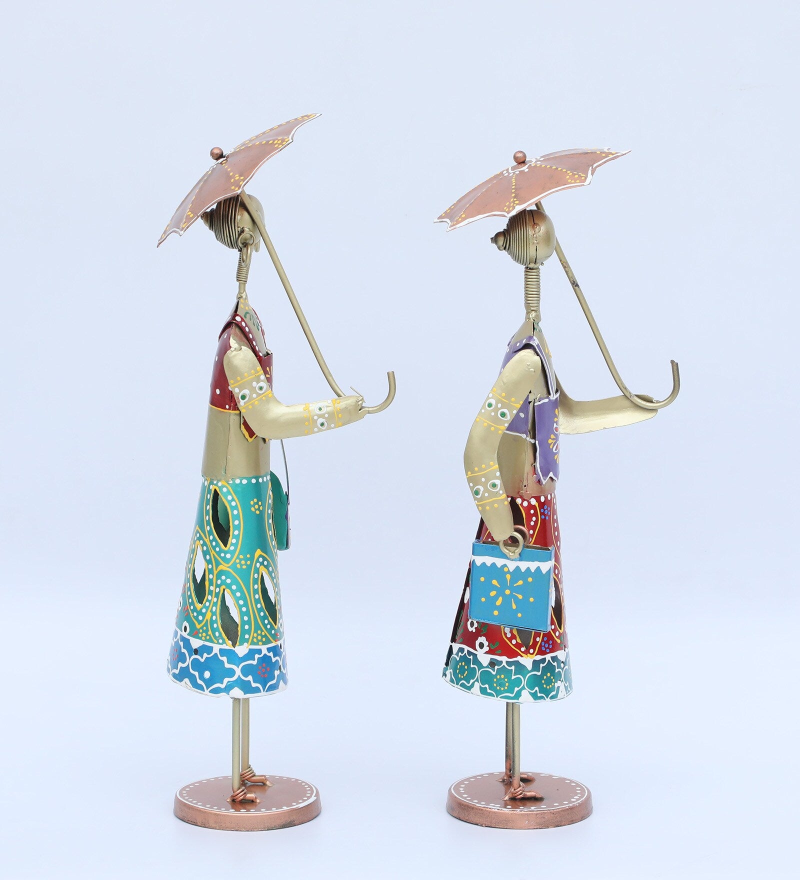 Handcrafted Iron Couple Figurines with Umbrella – Ethnic Home Decor Showpiece