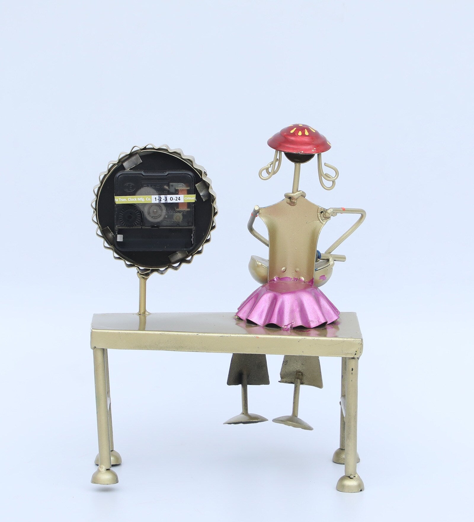 Handcrafted Tribal Musician Table Clock – Artistic Metal Figurine Timepiece Golden