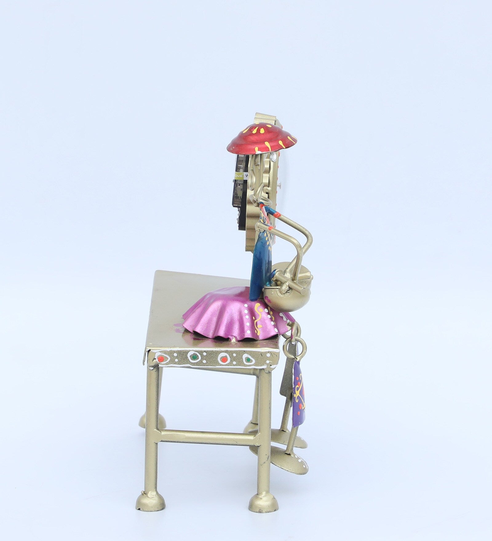 Handcrafted Tribal Musician Table Clock – Artistic Metal Figurine Timepiece Golden