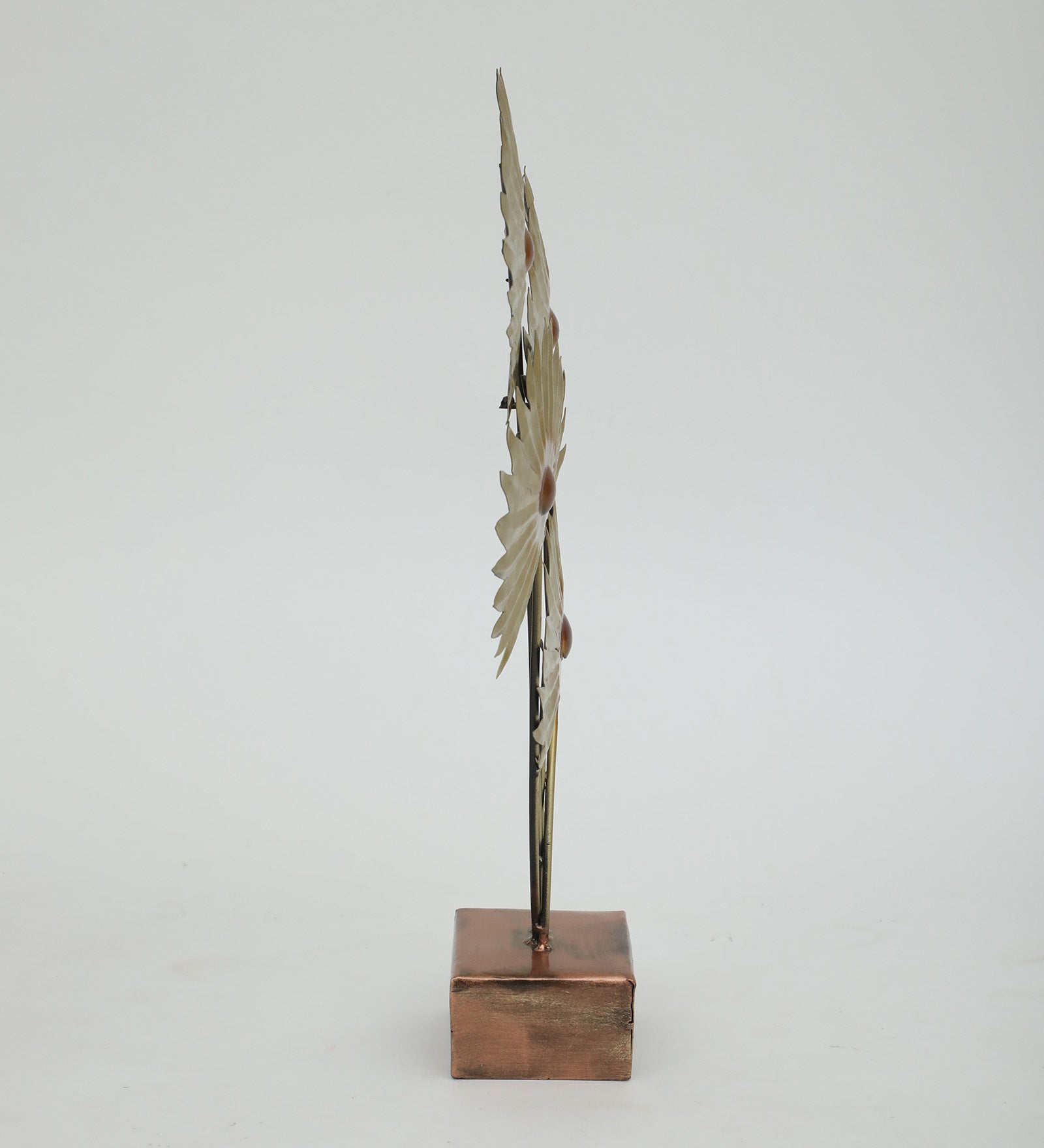 Golden Metal Floral Table Accent – Elegant Handcrafted Home Decor