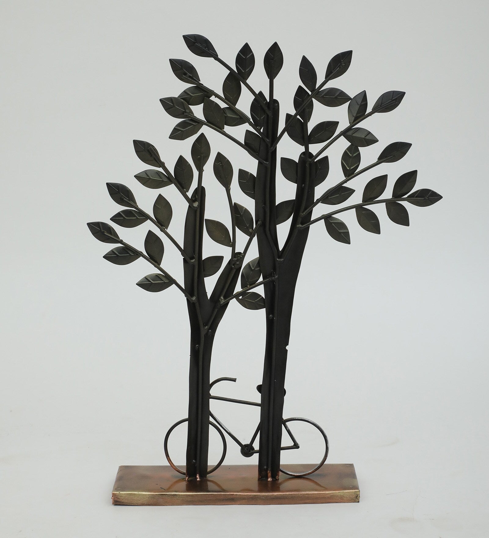 Rustic Metal Tree & Bicycle Table Décor
