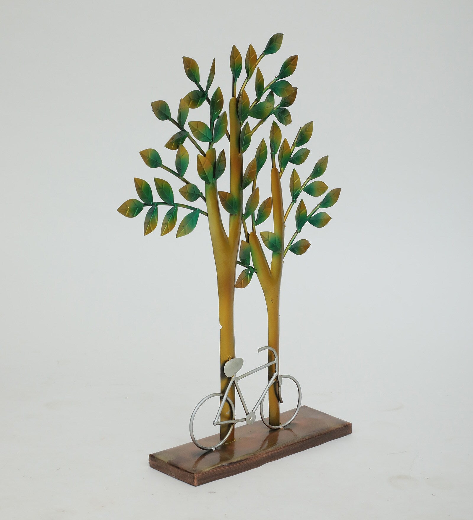 Rustic Metal Tree & Bicycle Table Décor