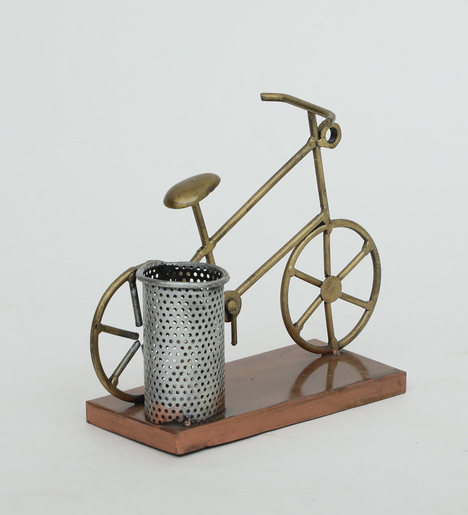 Vintage Bicycle Pen Stand – Artistic Metal Desk Organizer