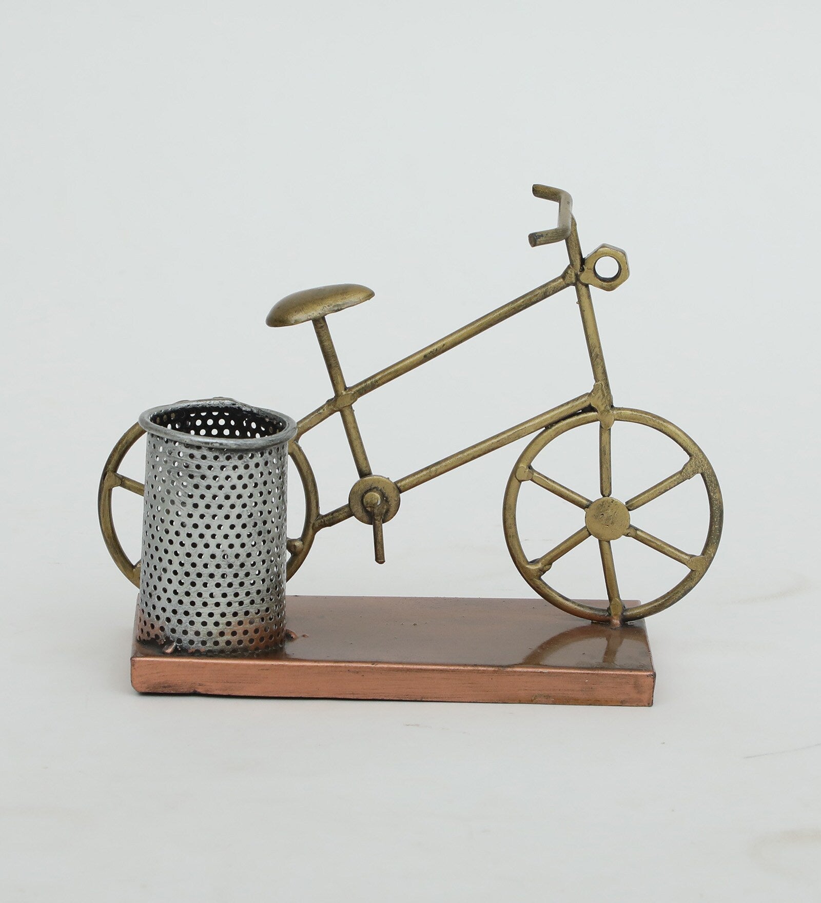 Vintage Bicycle Pen Stand – Artistic Metal Desk Organizer