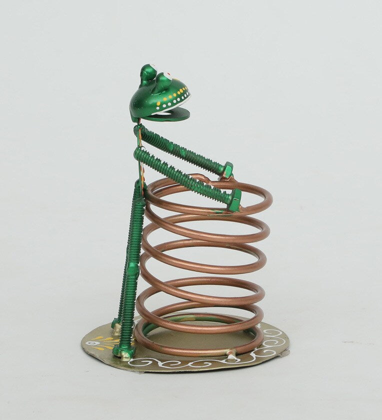 Handcrafted Metal Frog Pen Stand – Quirky Desk Organizer
