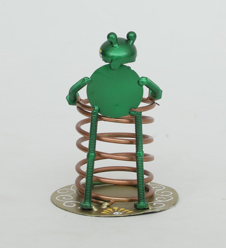 Handcrafted Metal Frog Pen Stand – Quirky Desk Organizer