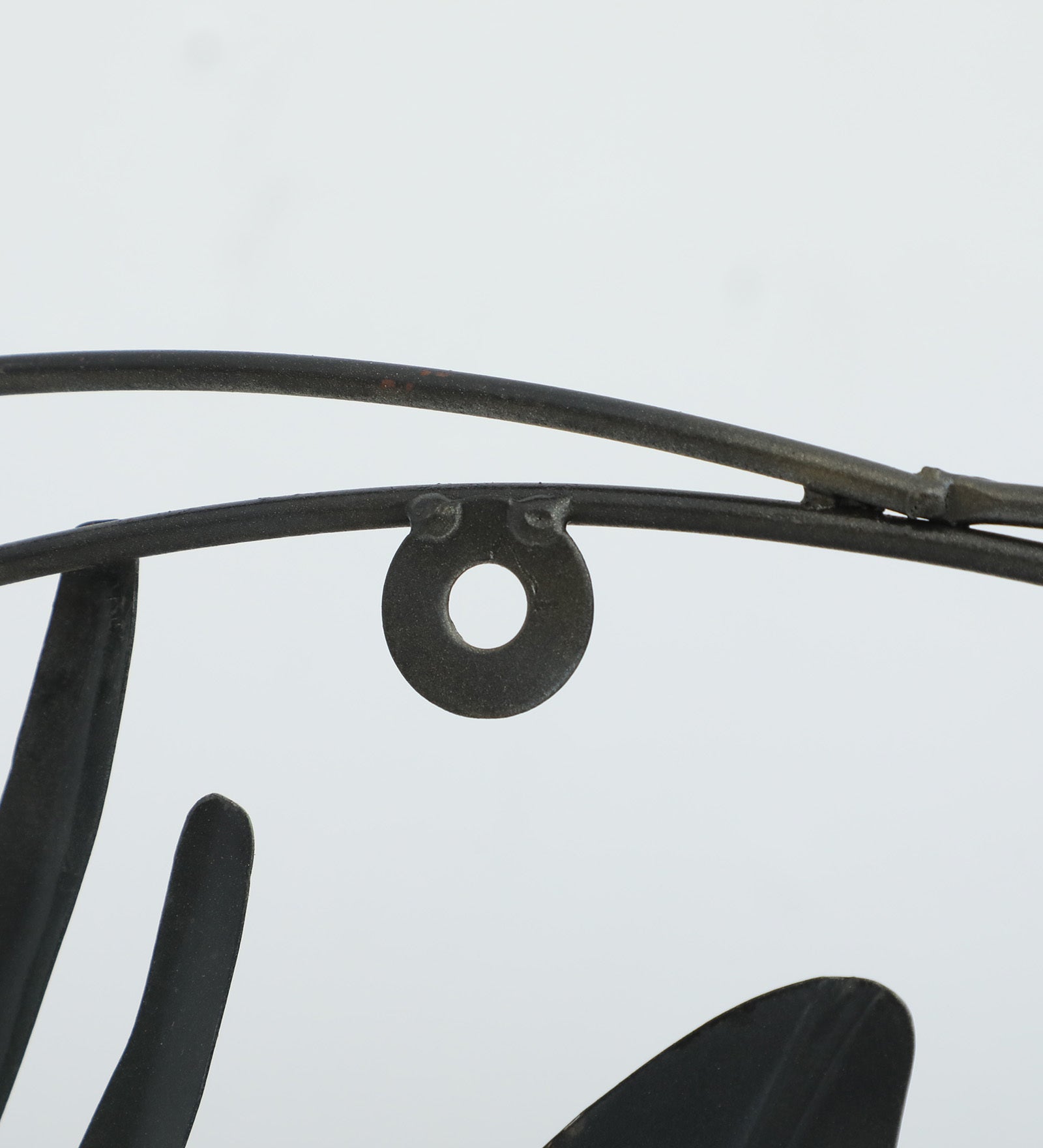 Abstract Floral Face Metal Wall Art (27x32 Inch)