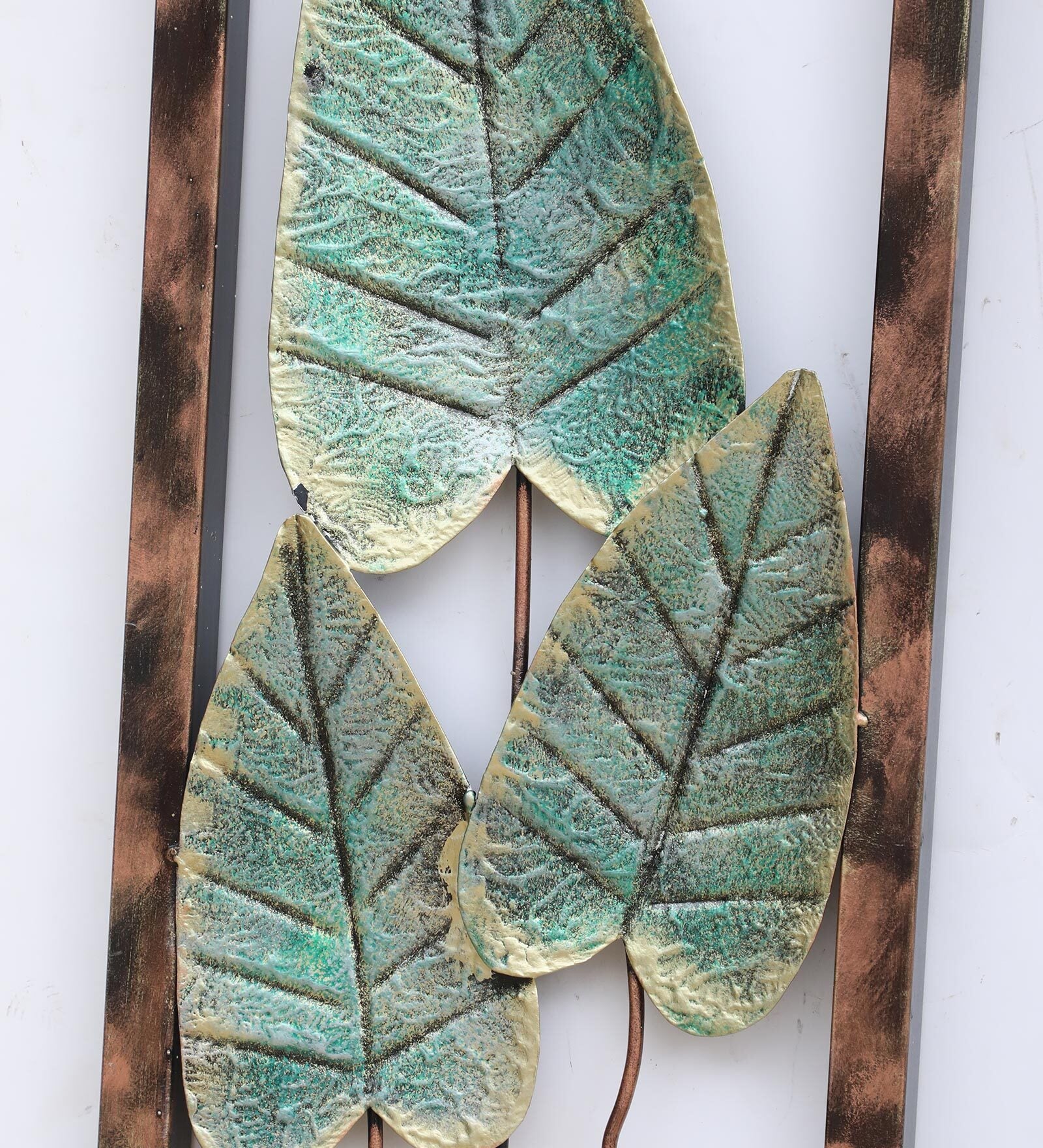 Elegant Green Leaf Metal Wall Art (31 x 11 Inch)