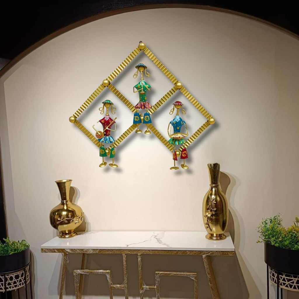 Handcrafted Musician Frame Metal Wall Art lady