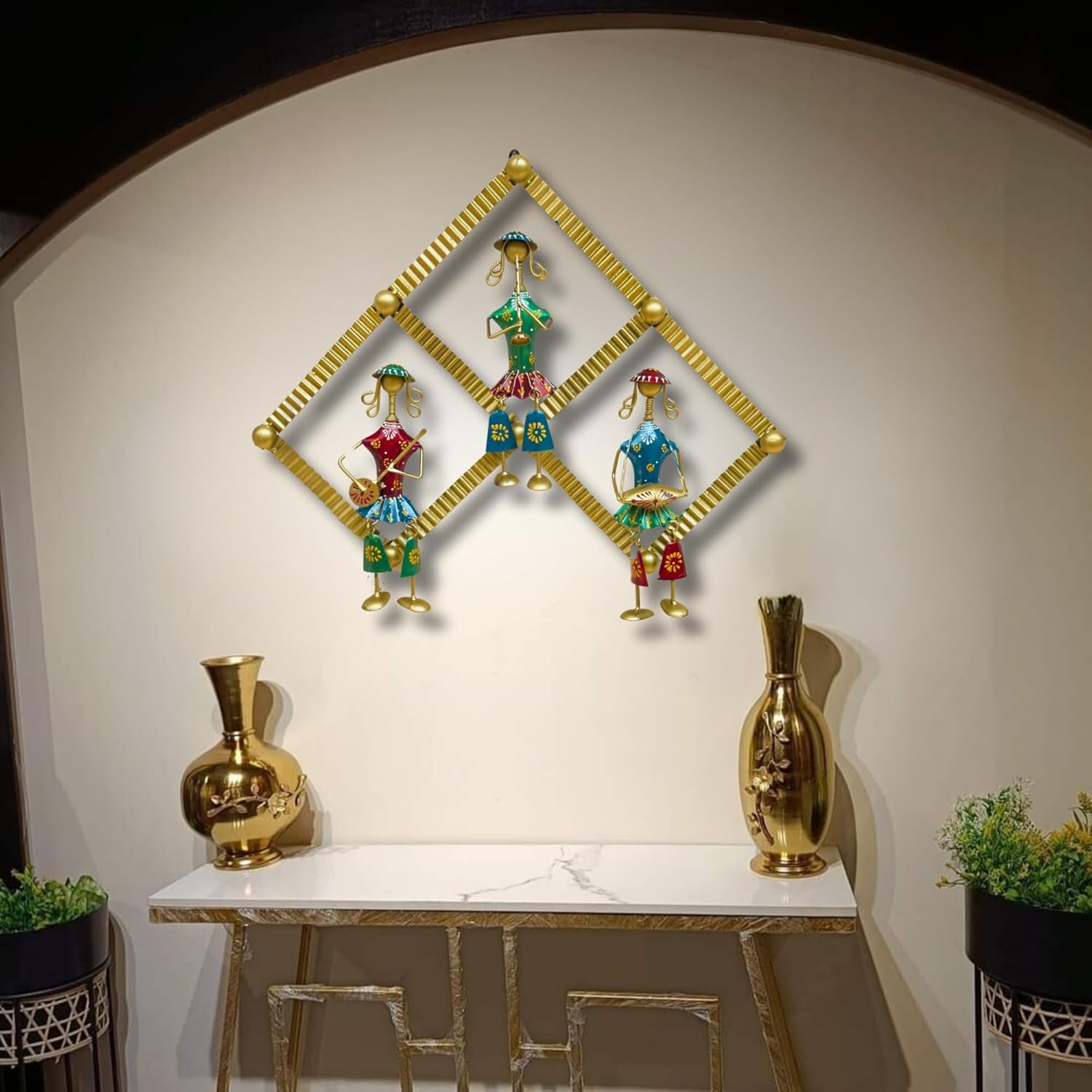 Handcrafted Musician Frame Metal Wall Art lady