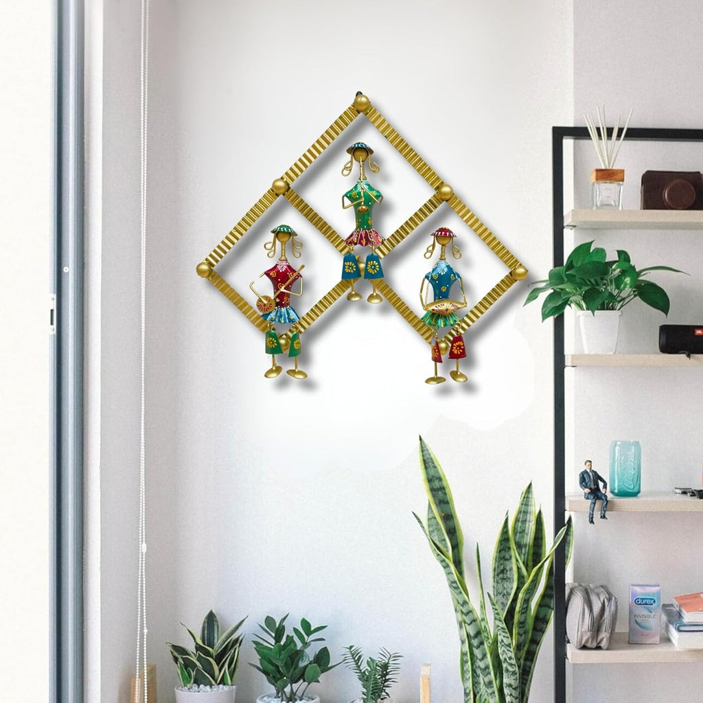 Handcrafted Musician Frame Metal Wall Art lady