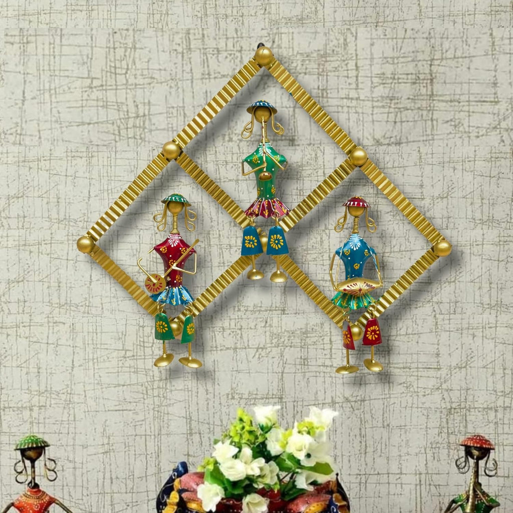 Handcrafted Musician Frame Metal Wall Art lady