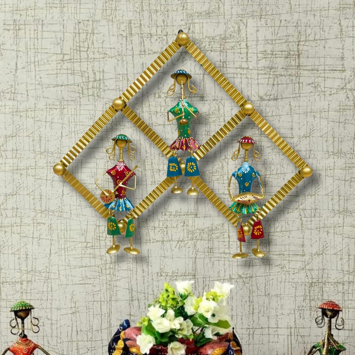 Handcrafted Musician Frame Metal Wall Art lady