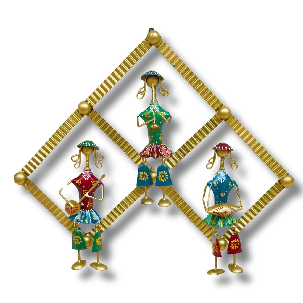 Handcrafted Musician Frame Metal Wall Art lady